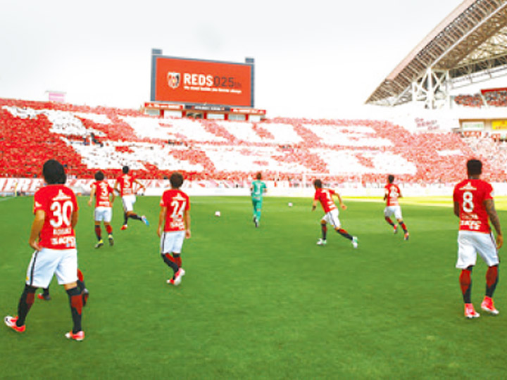 Inviting children from social welfare facilities to soccer games