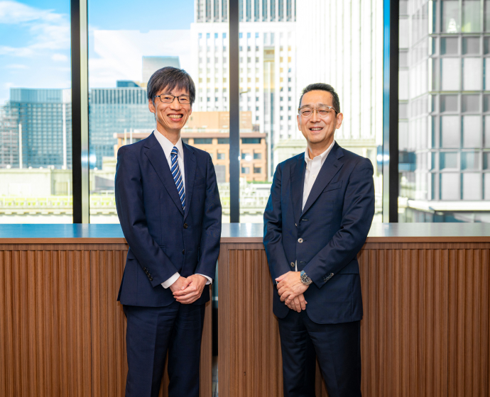 竹田氏（写真左）と三菱財団 七條氏（写真右）。