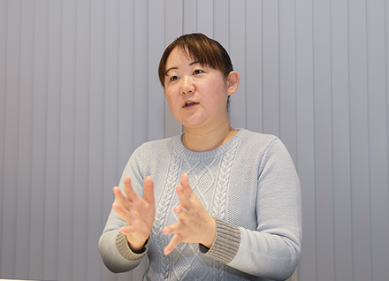 【写真5】研究の原点に立ち返り、誰が、どこで、何のために、誰を襲撃しているのか、その実情を丁寧に捉えるための、あらたな研究を始めているという。