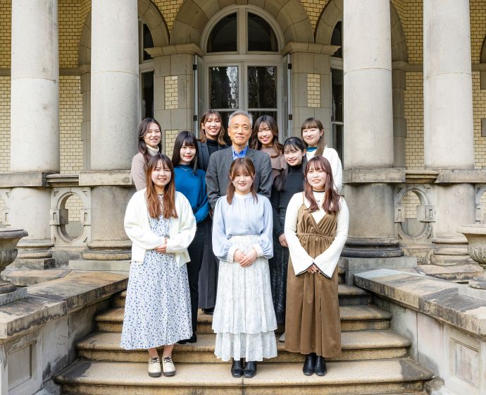 地球市民学科 安斎徹教授と学生のみなさん