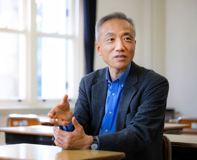 清泉女子大学 文学部地球市民学科 安斎徹教授