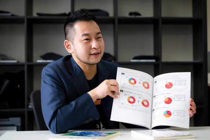 「助成金による調査研究で私たちが行ってきた授業の有効性を示すエビデンスが得られたことに加え、三菱財団という著名な助成団体から支援していただいたことで、ほかの財団や企業もLGBTQ教育に関心をもち、企業研修での導入や寄付といった動きにつながり、感謝しています」と、藥師さん。