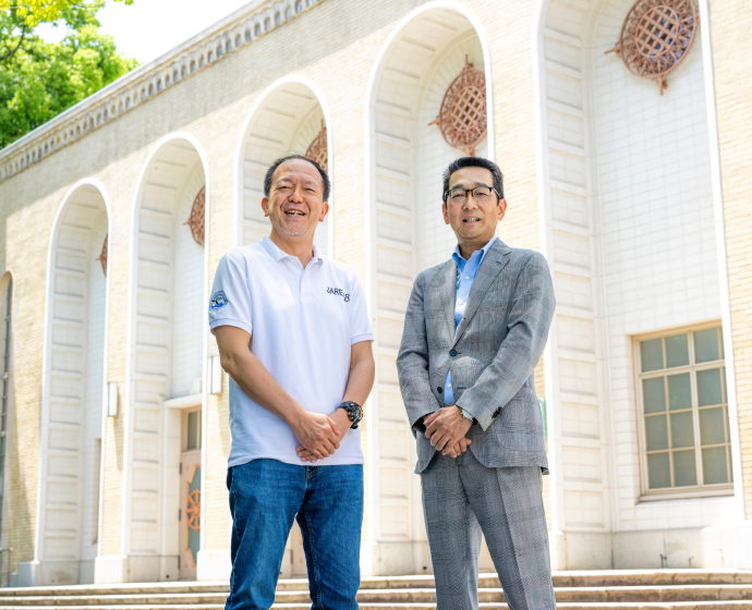 柴田氏（写真左）と三菱財団 七條氏（写真右）。