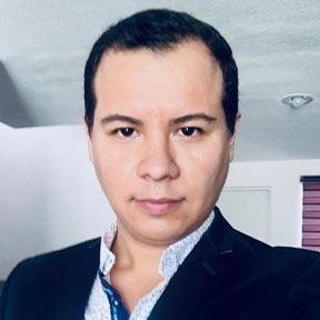 インタビュアー写真