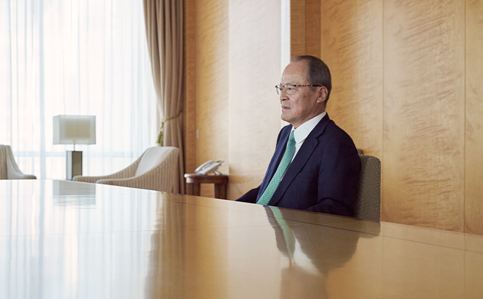 三菱広報委員会 会長 垣内 威彦