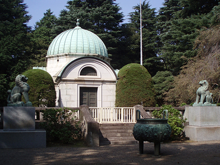 岩崎家墓地・玉川廟